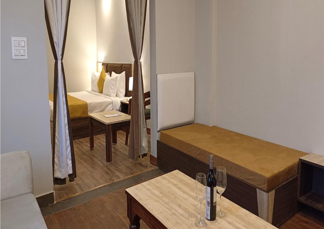 Hotel Square One By D'Polo Dharamsala Zewnętrze zdjęcie