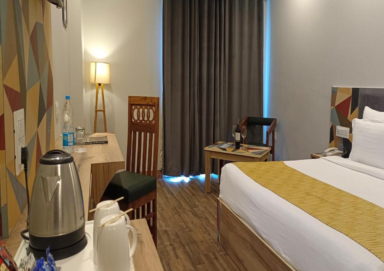 Hotel Square One By D'Polo Dharamsala Zewnętrze zdjęcie