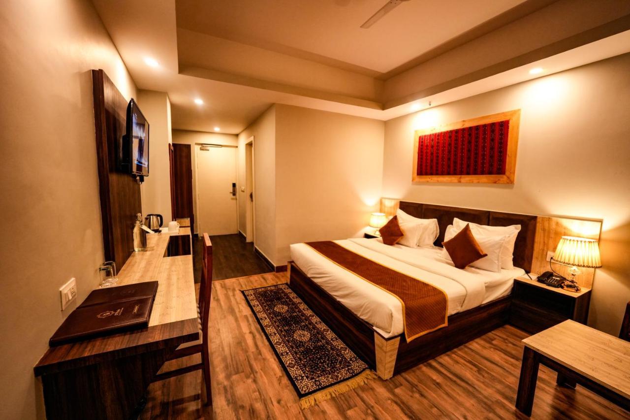 Hotel Square One By D'Polo Dharamsala Zewnętrze zdjęcie